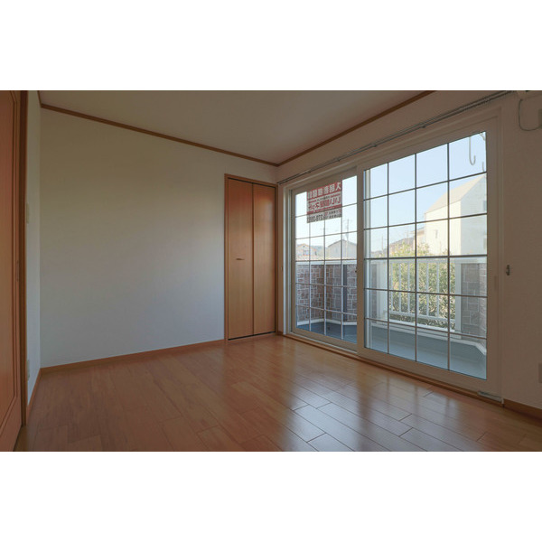 居室・リビング　同じ建物の別の部屋