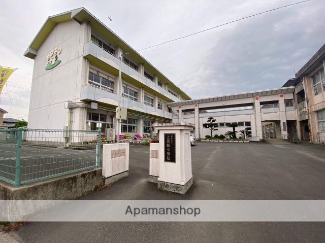 小学校　都城市立上長飯小学校（小学校）まで1140m