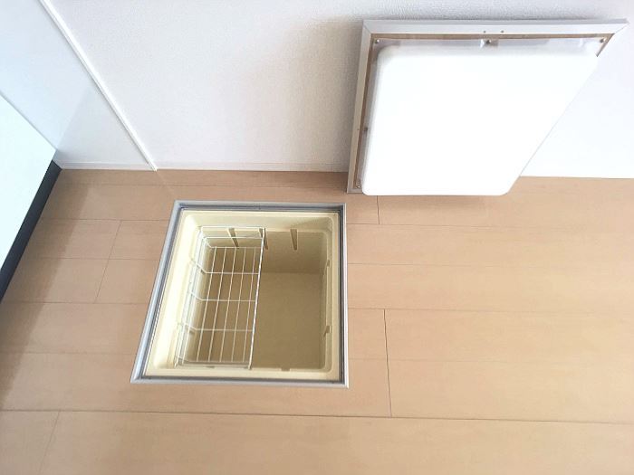 収納　床下収納