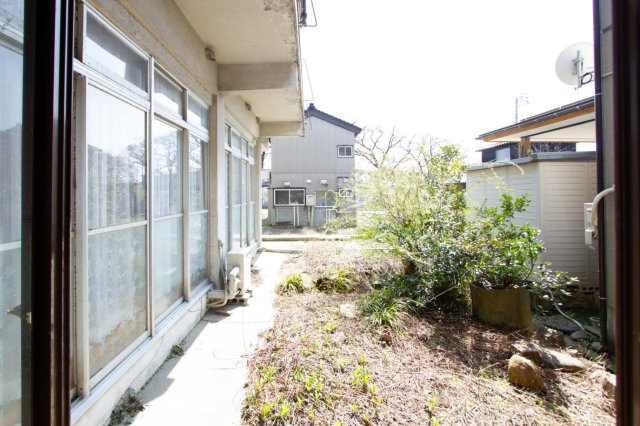 庭　日当たりの良い庭があります