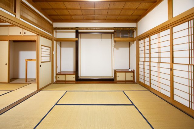 居室・リビング　１階和室８畳