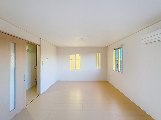 居室・リビング　写真は建物の１室となります、仕様が異なる場合には現況を優先さ