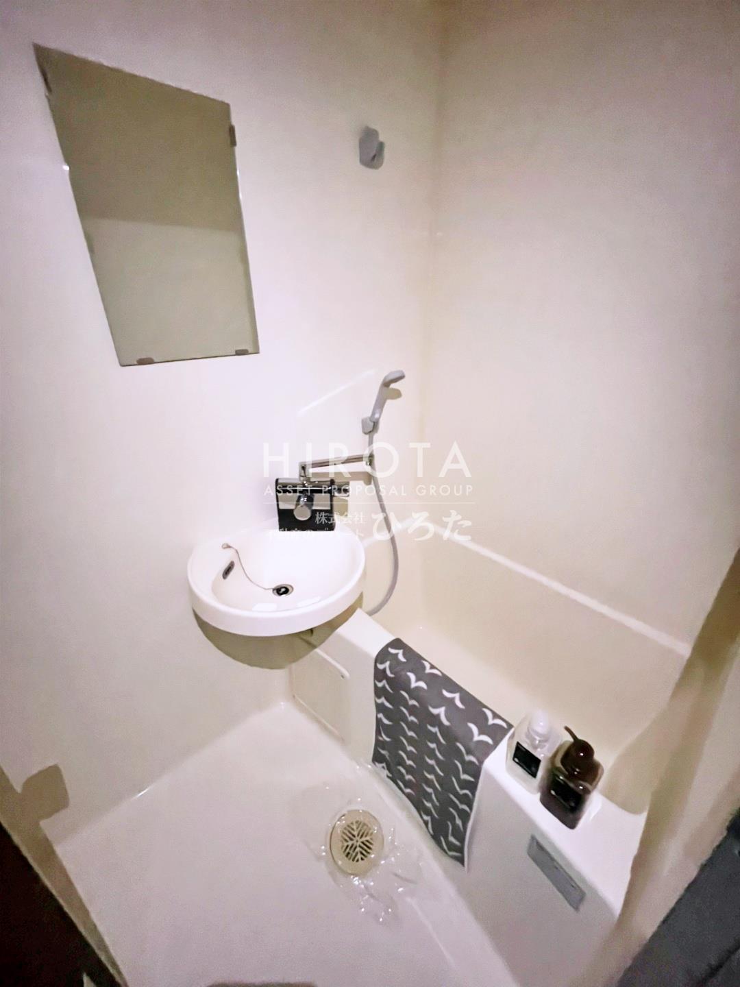 バス・シャワールーム　※モデルルーム写真の為、入居時家具・備品等はついてきません※