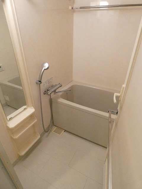 ファーストリアルタワー新宿の風呂写真