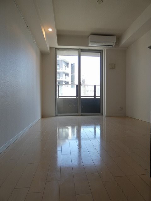 ファーストリアルタワー新宿の居間写真