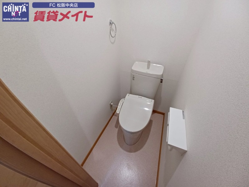 トイレ　同型参考写真