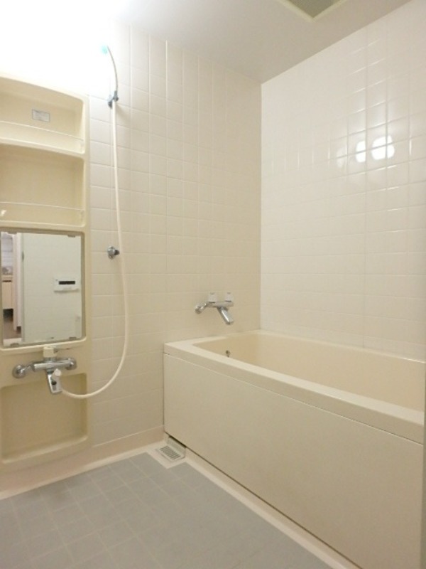 バス・シャワールーム　図面と現状に相違がある場合には現状を優先