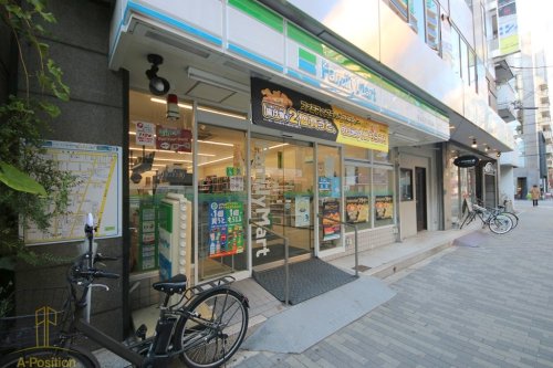コンビニ　ファミリーマート マツエダ北堀江店（コンビニ）まで356m