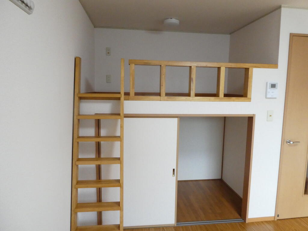 収納　上部ロフト＆下部収納