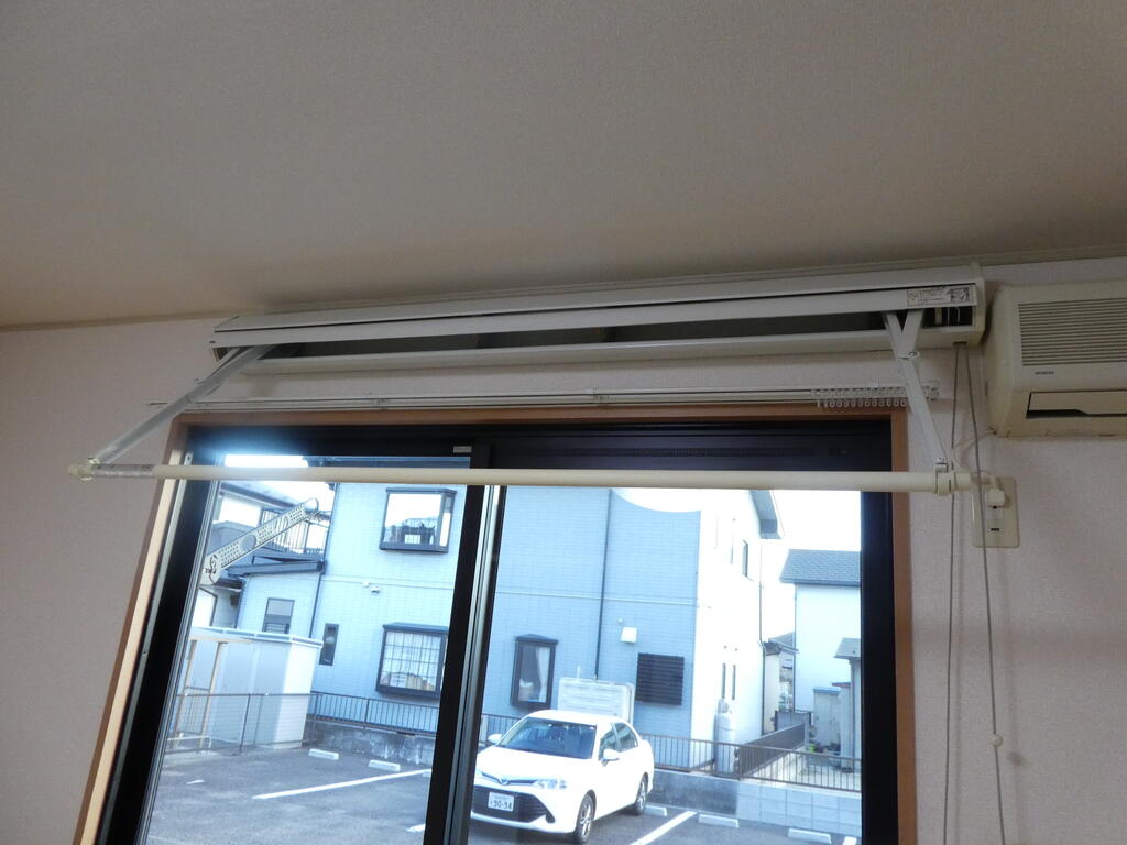 その他設備　室内物干しあります