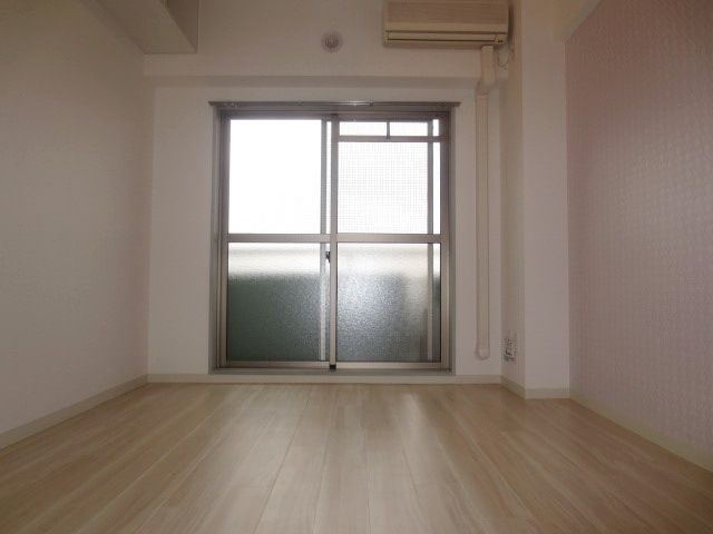 居室・リビング　★洋室６帖です。★