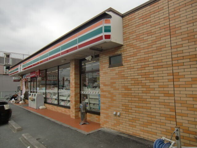コンビニ　セブンイレブン浜松幸町店（コンビニ）まで563m