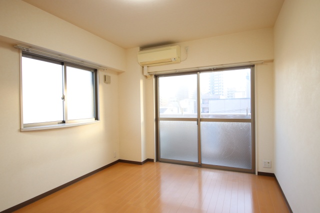 居室・リビング　※別室の参考写真の為、現況優先です。