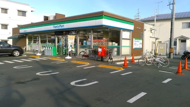 コンビニ　ファミリーマート東村山富士見町店（コンビニ）まで505m