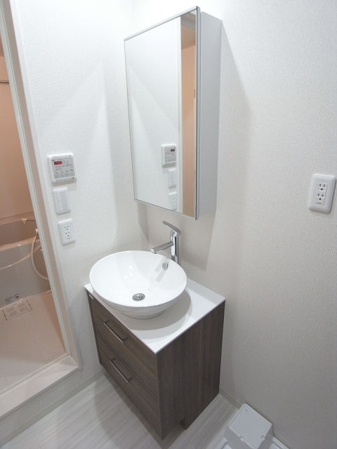 洗面設備　使いやすい洗面所です