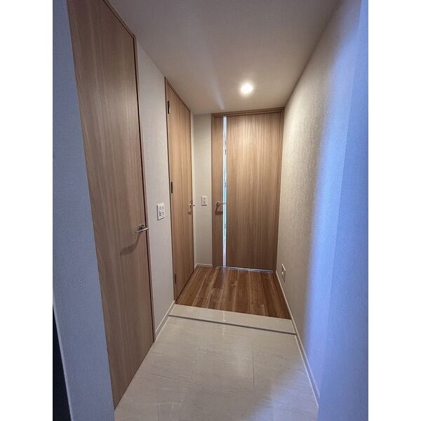 玄関　※別室の参考写真の為、現況優先です。