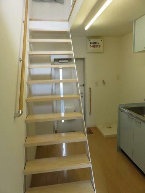 玄関　玄関方面