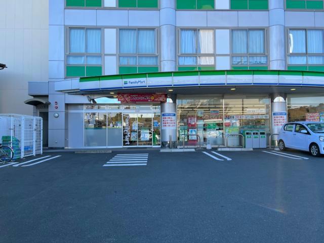コンビニ　ファミリーマート浜松城公園前店（コンビニ）まで1m
