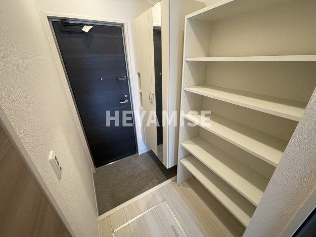 玄関　※室内画像は別号室のもの