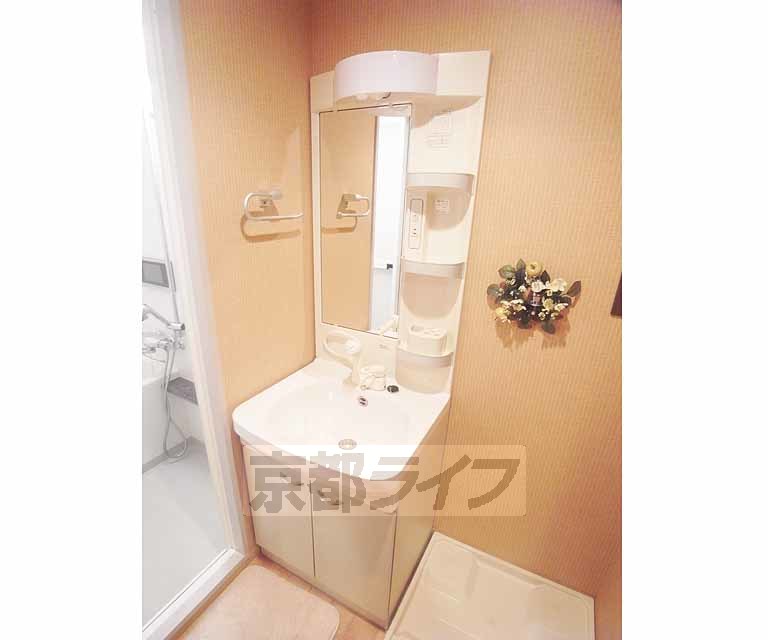 洗面設備　綺麗な築浅物件です！