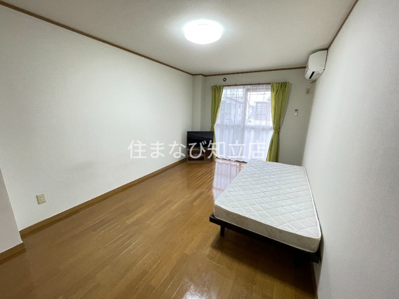 居室・リビング　別室同型写真