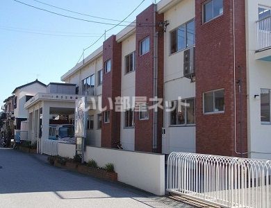 幼稚園・保育園　幼保連携型認定こども園みさと幼稚園（幼稚園・保育園）まで124m