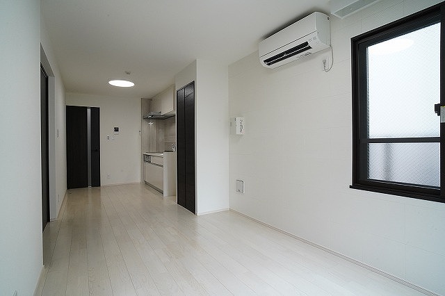 居室・リビング　内観