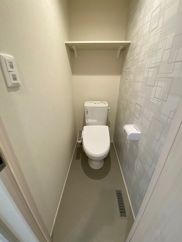 トイレ　別のお部屋の写真ですが参考までに