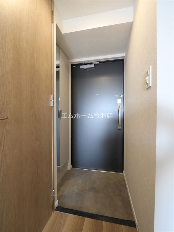 玄関　玄関　シューズボックス充実