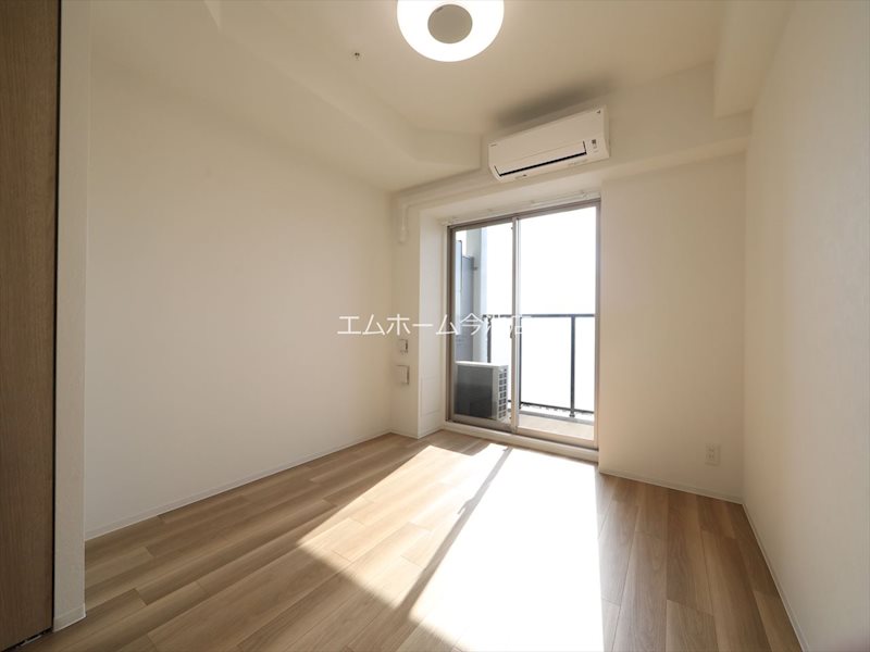 その他部屋・スペース　洋室6.0帖　エアコン付　収納充実　バルコニー