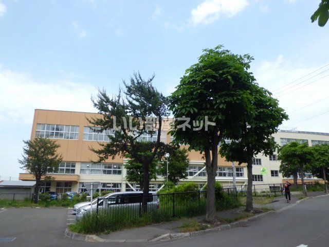 小学校　南月寒小学校（小学校）まで676m