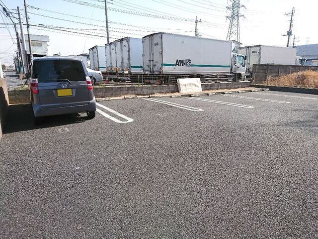 駐車場　駐車場