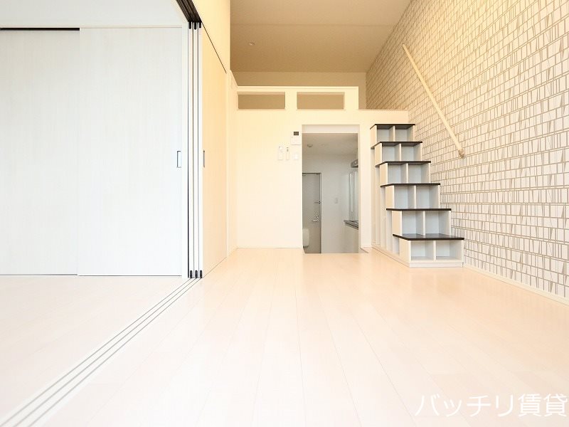 居室・リビング　同型タイプの為、現状を優先致します。