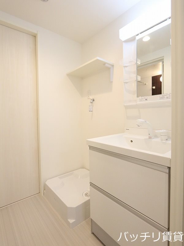 洗面設備　同型タイプの為、現状を優先致します。