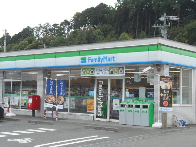 コンビニ　ファミリーマート磐田インター店（コンビニ）まで1228m