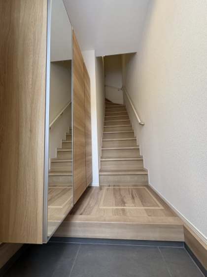 玄関　※別部屋の写真です