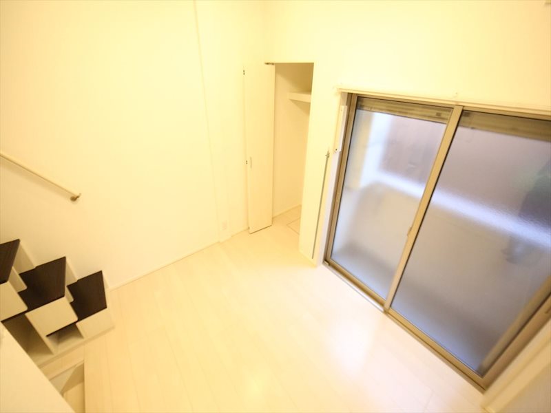 バルコニー　洋室5.2帖　ロフト5.3帖（寝室にも使えます）