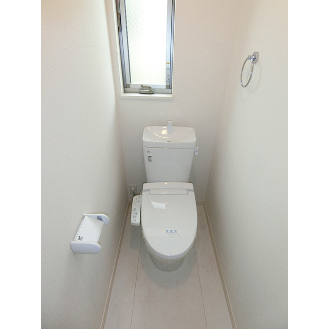 トイレ　温水洗浄便座付き