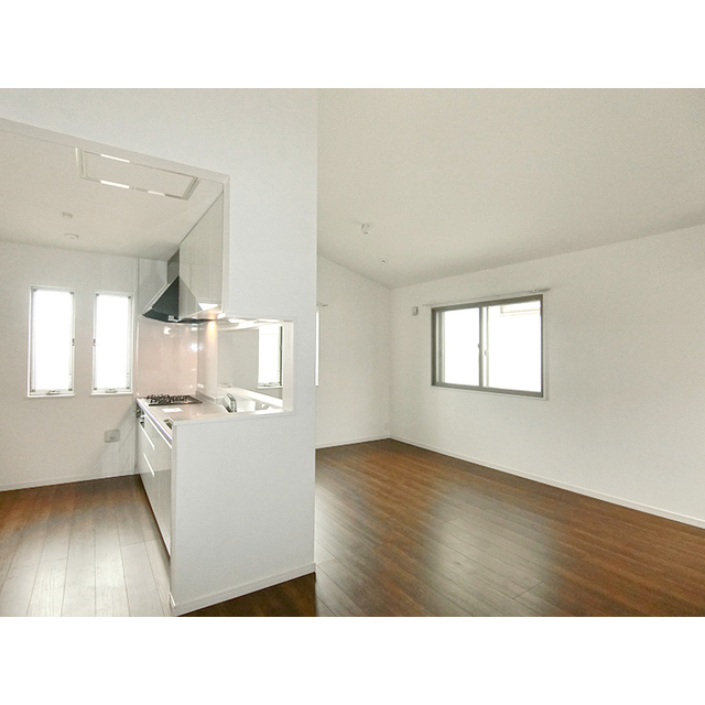 居室・リビング　広々と明るい２階リビングダイニング