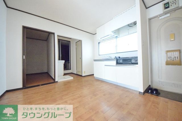 居室・リビング　※別号室参考写真