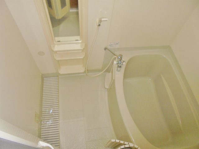 バス・シャワールーム　シャワー付き