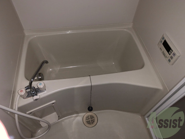 バス・シャワールーム　追炊き機能も付いており、バスタブもゆっくりできる広さです。