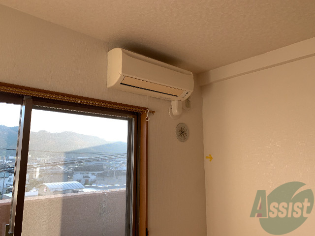 その他設備　キレイで新しいエアコンがリビングルームに付いております。