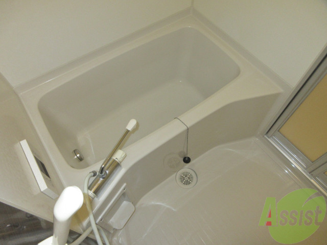 バス・シャワールーム　追い焚き機能付きなので、半身浴も気持ちよくできますね。