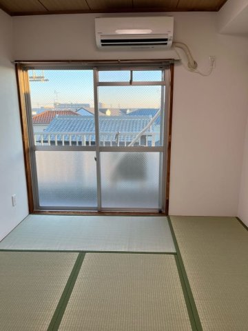 バルコニー　バルコニーからの眺めを楽しみながら食事をしませんか