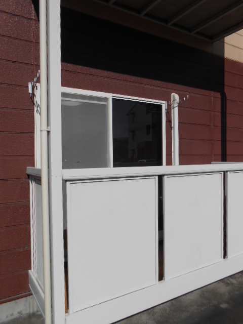 バルコニー　南面ルーフ・ワイドバルコニー（物干し設備有り）