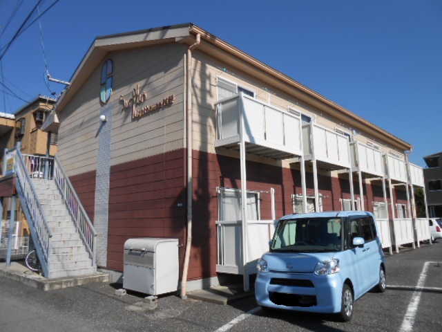 建物外観　バルコニー・階段側を南西方向より撮影