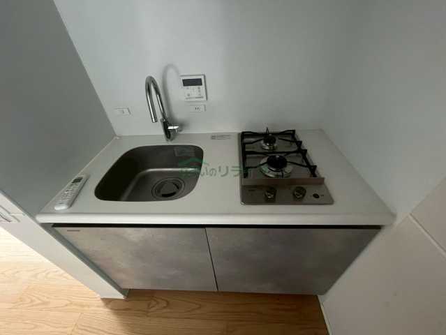 キッチン　※参考写真です。同じ間取りの別部屋になります。