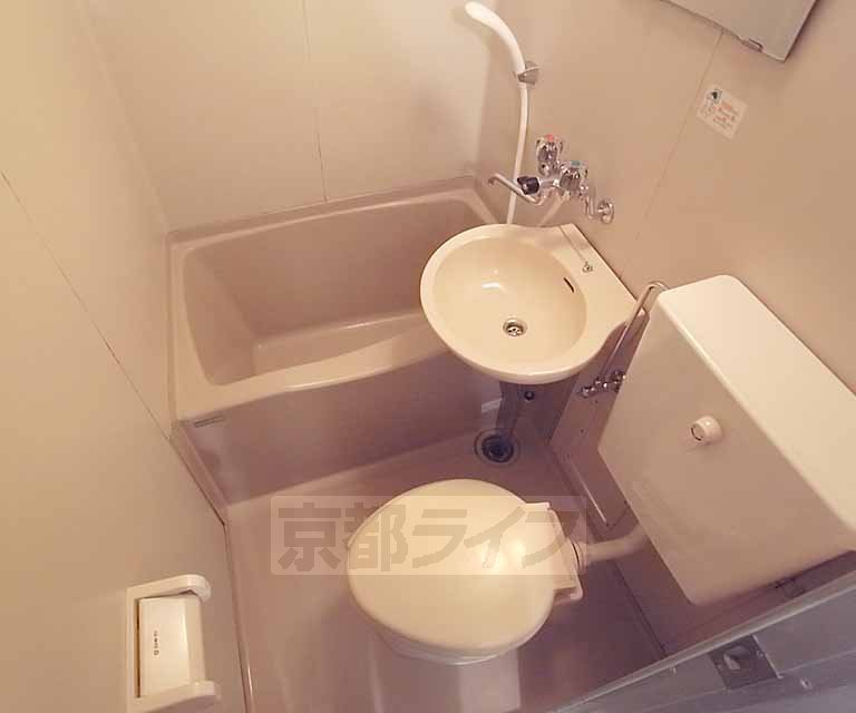 バス・シャワールーム　清潔感がありますね