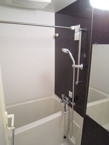 バス・シャワールーム　浴室乾燥機付き